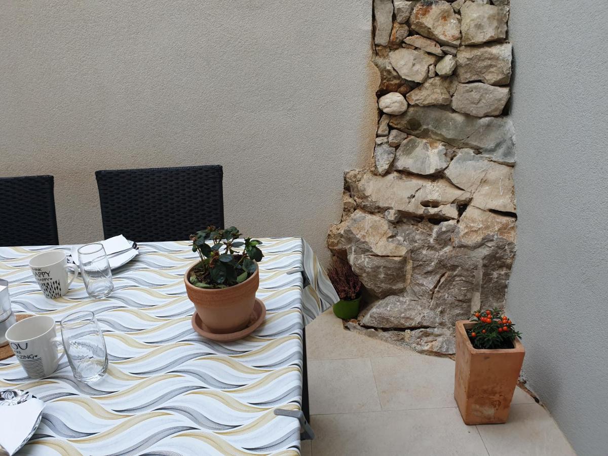 Castel Leilighet Mali Lošinj Eksteriør bilde